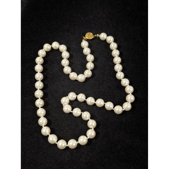 Vintage Glass Faux Pearl Necklace Classic Bridal Wedding Off White 18" - Picture 2 of 8